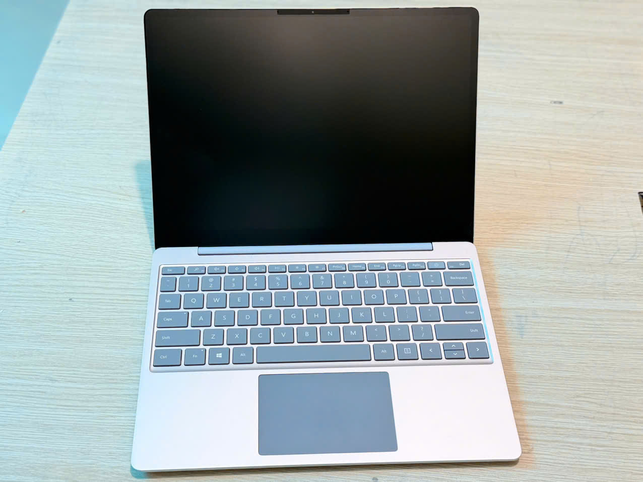 surface go mẫu laptop siêu nhẹ nhỏ gọn